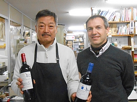 アルノー・ド・ラバルさんと当店主の川村 アルノー・ド・ラバルさんと当店主の川村